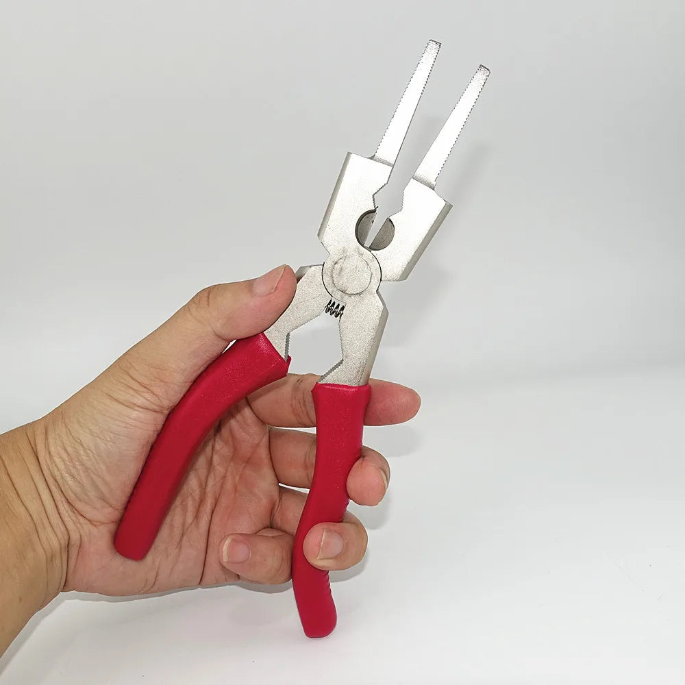 MIG welding pliers - in use