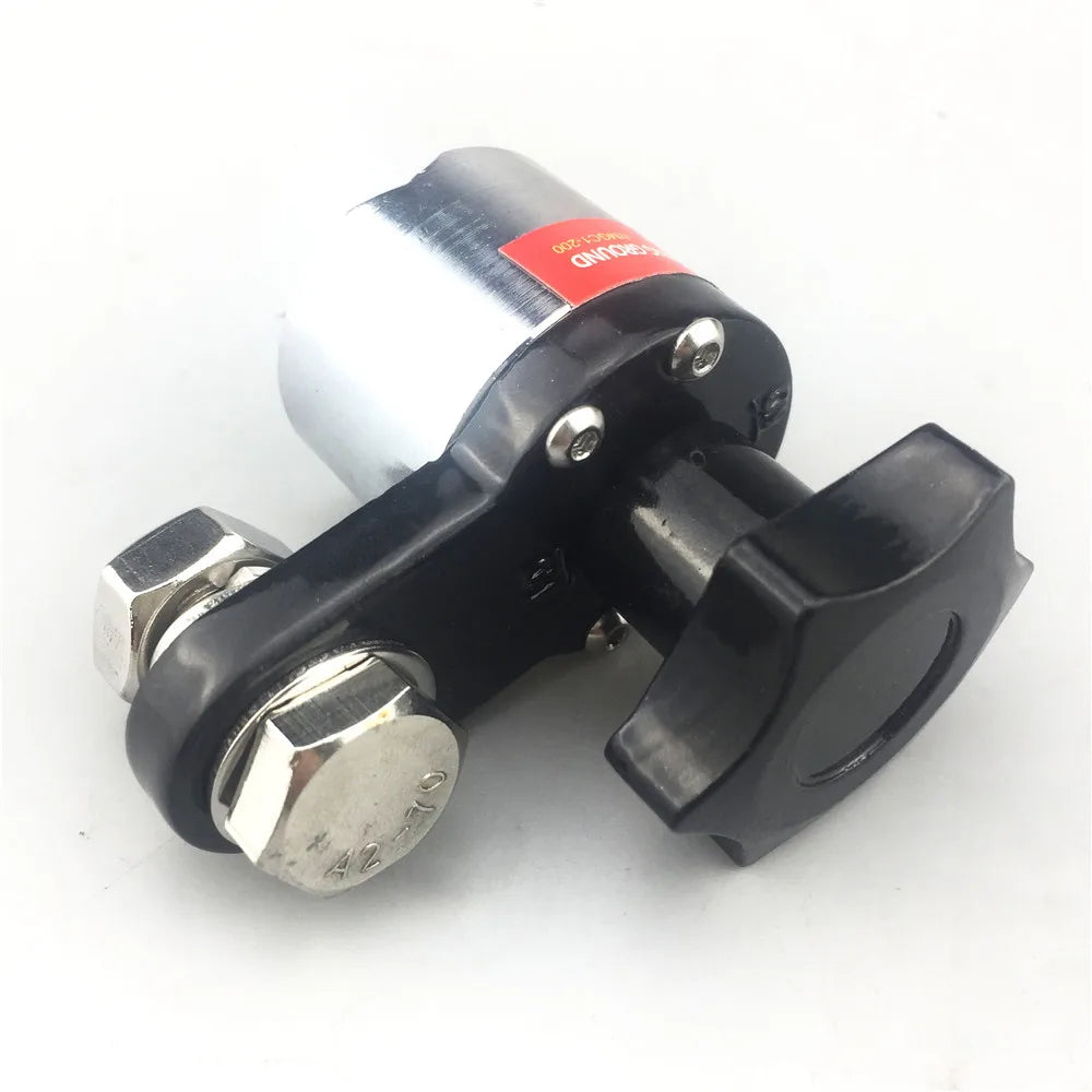Magnetic ground clamp - in use